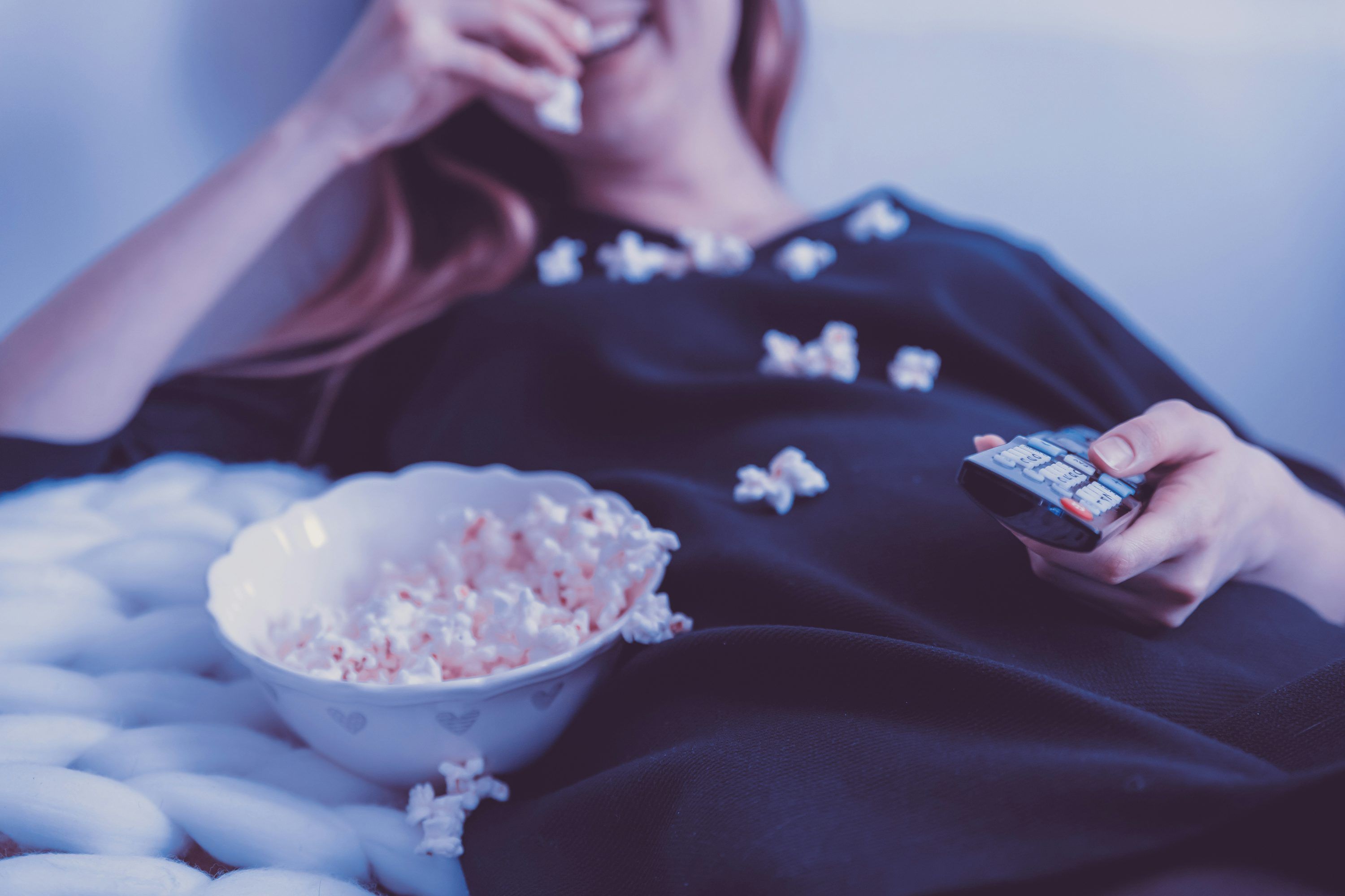 Comparatif abonnement IPTV annuel versus mensuel sur smart TV